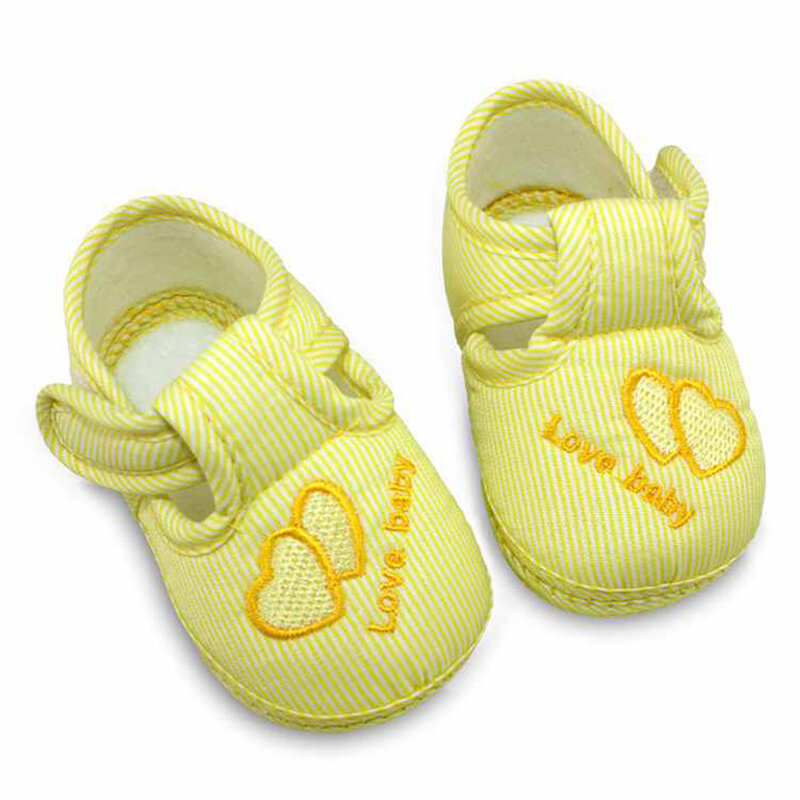 Dziewczynki buty dla chłopców pierwsze spacerowicze miękka bawełniana nowonarodzone buty dla małych dzieci wzór kreskówki niemowlę maluch buty dziecięce dla dzieci
