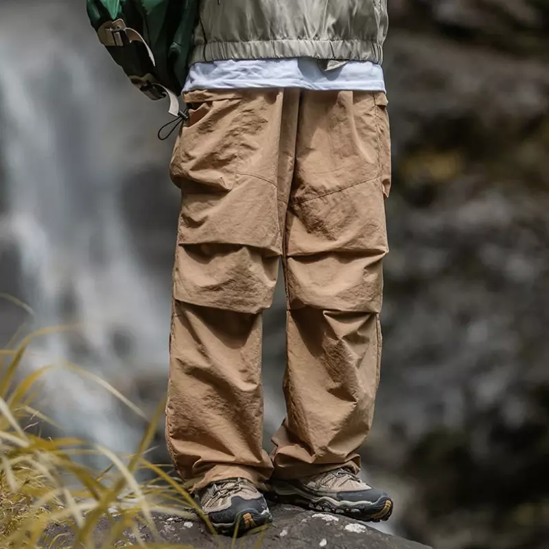 Функциональные и стильные весенние джинсовые уличные брюки 2024 с двумя складками, большими карманами и широкими штанинами в стиле парашютного штурмовика