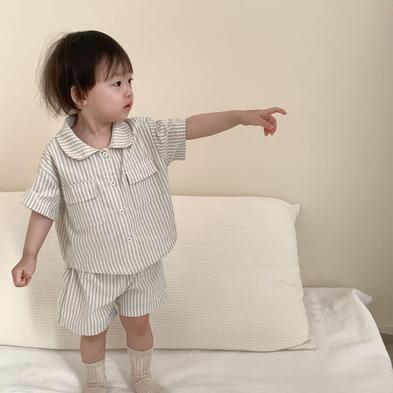 2024 Sommer neue Baby Kurzarm Kleidung Set Baby Revers Hemden Anzug Kleinkind Junge Shorts 2 stücke lässig vielseitig gestreifte Outfits