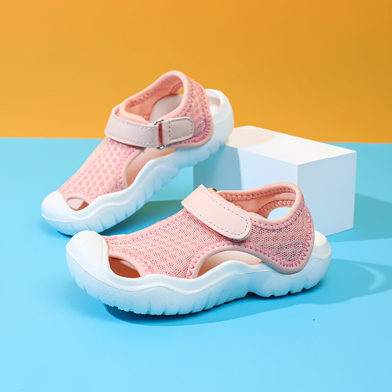 Nuovi sandali casual per bambini estivi con punta a pacchetto scarpe da spiaggia traspiranti in rete all'aperto scarpe da passeggio leggere per bambini