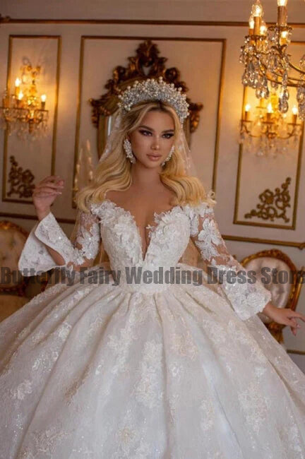 Wspaniały ślubny dekolt suknie ślubne koronkowe z dekoltem w serek 3D z długim rękawem księżniczka formalna suknie ślubne na plażę Plus rozmiar niestandardowy szlafrok