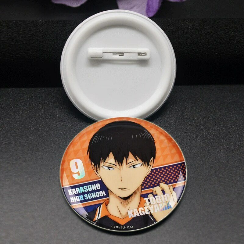 Diskon besar Anime Jepang Haikyuu Tinplate pin ransel lucu bros lencana Shoyo Hinata timesninja Sakusa Atsumu hadiah perifer