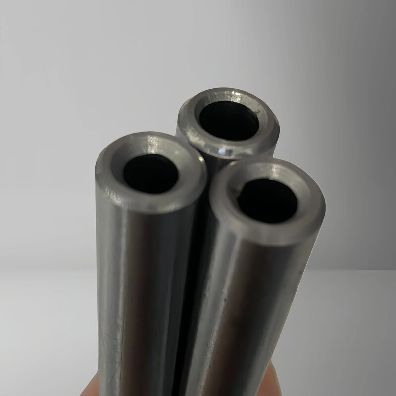 42crmo 28mm tubo in acciaio di precisione in acciaio senza saldatura tubo in acciaio al carbonio interno ed esterno smusso a specchio