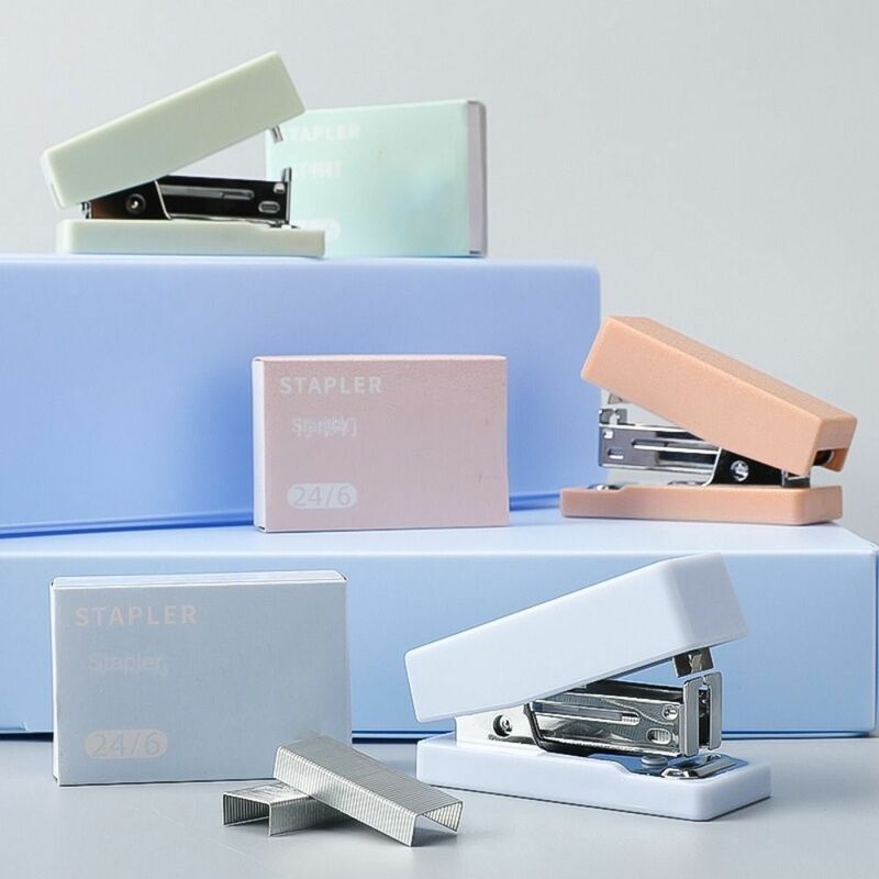 Mini Morandi Farbe Metall hefter Set mit Heftklammern Binde werkzeuge Schreibwaren Büro Schüler liefert 2023 neu