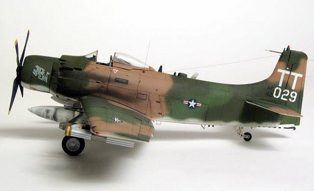 تاميا 61073 نموذج لعبة تجميع ثابت 1/48 مقياس A-1J الأمريكية Skywalker نموذج طائرة هجوم