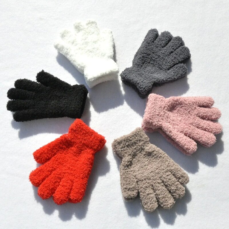 Dziecięce rękawiczki zimowe dziecięce koralowe polarowe zagęścić dziecięce pluszowe futrzane pełne mitenki miękkie rękawiczki do pisania utrzymuj ciepło 5-11 lat