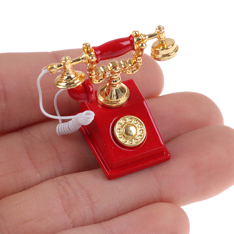 1:12 Miniature โทรศัพท์รุ่น Alloy Vintage Retro โรตารี่โทรศัพท์สำหรับตกแต่งตุ๊กตาอุปกรณ์เสริม
