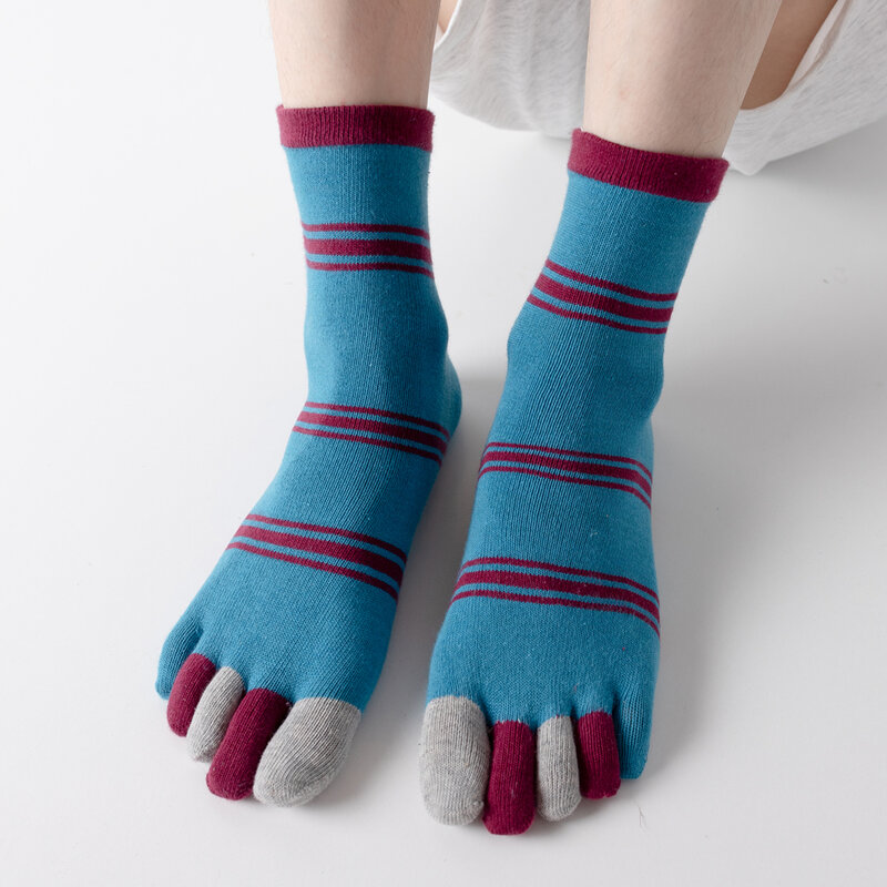 5 paare/los Herren Mittel rohr Socken reine Baumwolle atmungsaktive schwarz weiße Streifen Jungen Vater lässig Harajuku Sport Split Toe Socke