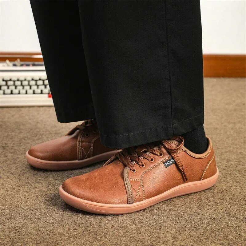 Zapatos planos de cuero para hombre, zapatillas informales de punta ancha, talla grande 47 48, 2024