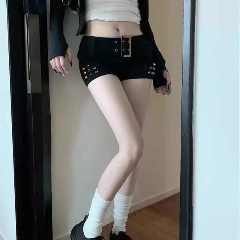 Obcisłe spodenki dżinsowe z nitami damskie amerykański Retro Harajuku Streetwear Punk Gothic studentki Shots 2024 wiosna lato moda