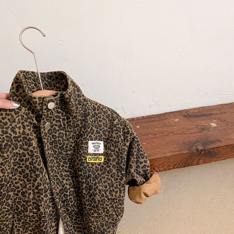AYNIGIELL jaket lengan panjang anak lelaki perempuan, jaket Denim pendek cetakan macan tutul Korea kasual musim semi musim gugur