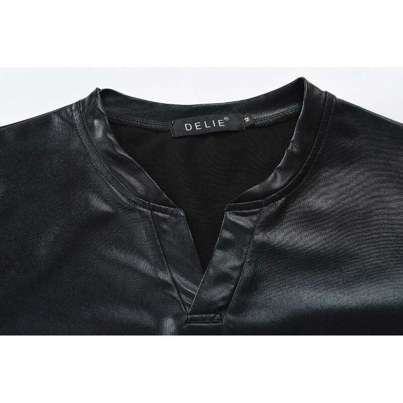 男性用の光沢のあるシルバーカラーのイブニングウェア,ディスコ用のセクシーな半袖Tシャツ,夏のスリムなVネックTシャツ,2023