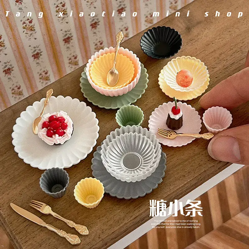 1/6 Dollhouse Miniature จานชามถ้วยสำหรับ Barbies มินิอาหารจานสีขาวครัวภาชนะใส่อาหารจานตุ๊กตาอุปกรณ์เสริม House