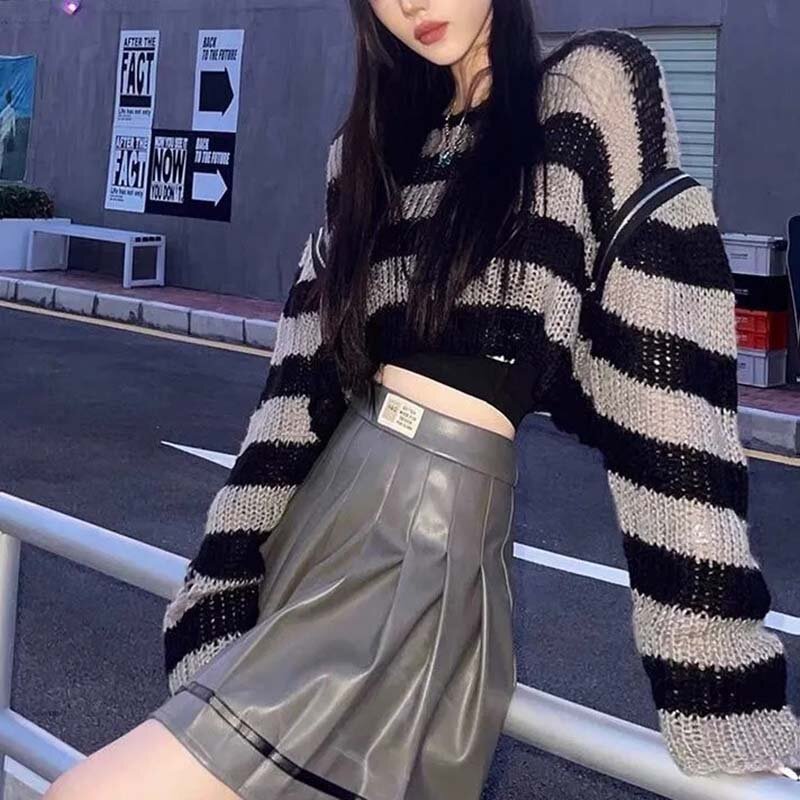 Sweater Sobek Pendek Wanita Ritsleting Off-The-Shoulder Atasan Lengan Panjang Leher Kru Bergaris Rajutan Longgar Pullover Gaya Gotik Tipis