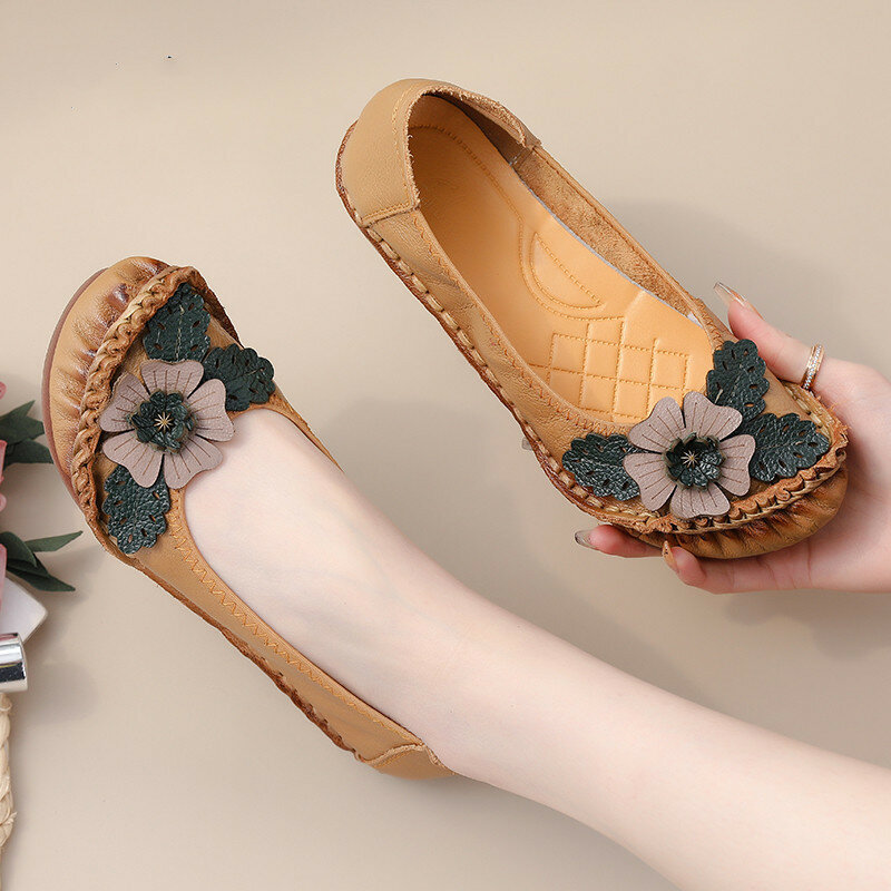 Mocassins artesanais de couro genuíno para mulheres, sapatilhas estilo étnico, sapatos loafer florais para mães, verão 2024 