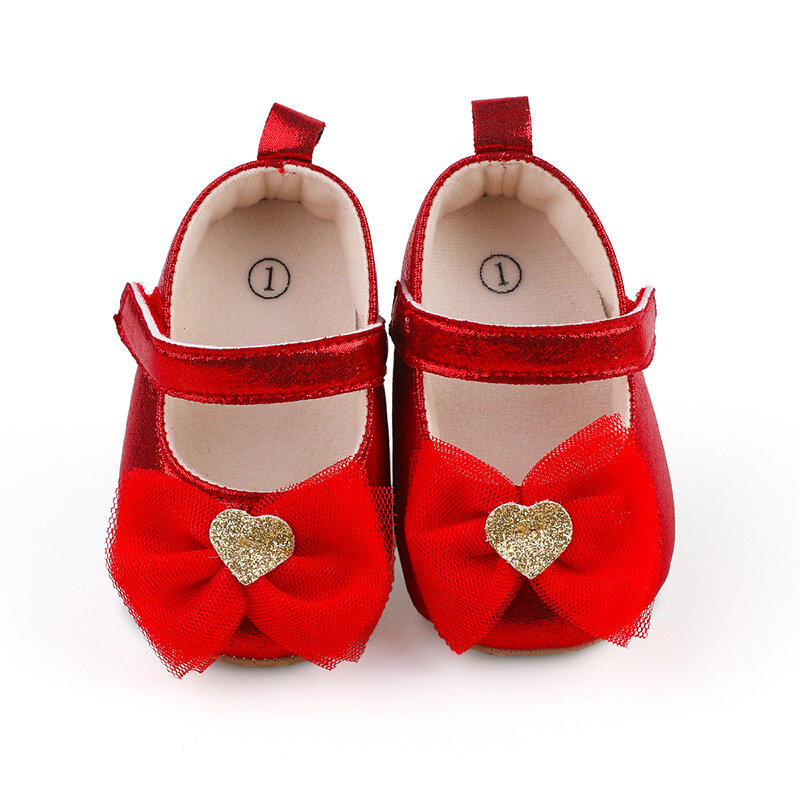 รองเท้าหนังนิ่มแบบผูกโบว์สำหรับชุดเดรสเด็กผู้หญิงทารกรองเท้าส้นเตี้ยหนัง PU รองเท้าเจ้าหญิงสำหรับเด็กเริ่มหัดเดินรองเท้ากันลื่น