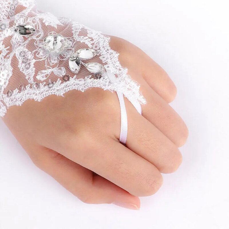 ถุงมือสั้นประดับลูกปัดพลอยเทียมชุดเดรสแต่งงานสำหรับเจ้าสาวถุงมือครึ่งนิ้วลูกไม้