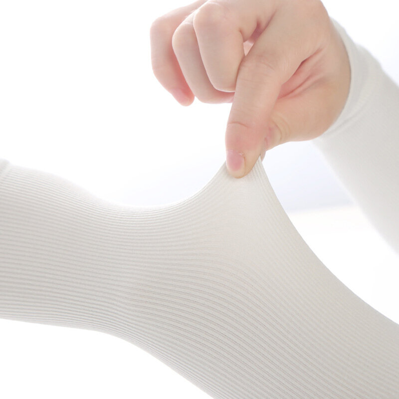Lengan pendingin pelindung UV lengan lengan sejuk menyerap kelembaban untuk wanita pria bersepeda Golf