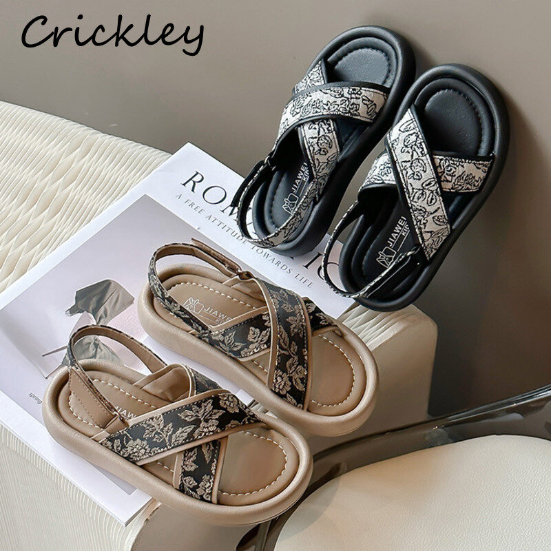 Sandálias infantis de couro PU bordado padrão, calçado liso, laço de gancho, fundo macio, casual, crianças, meninas, verão