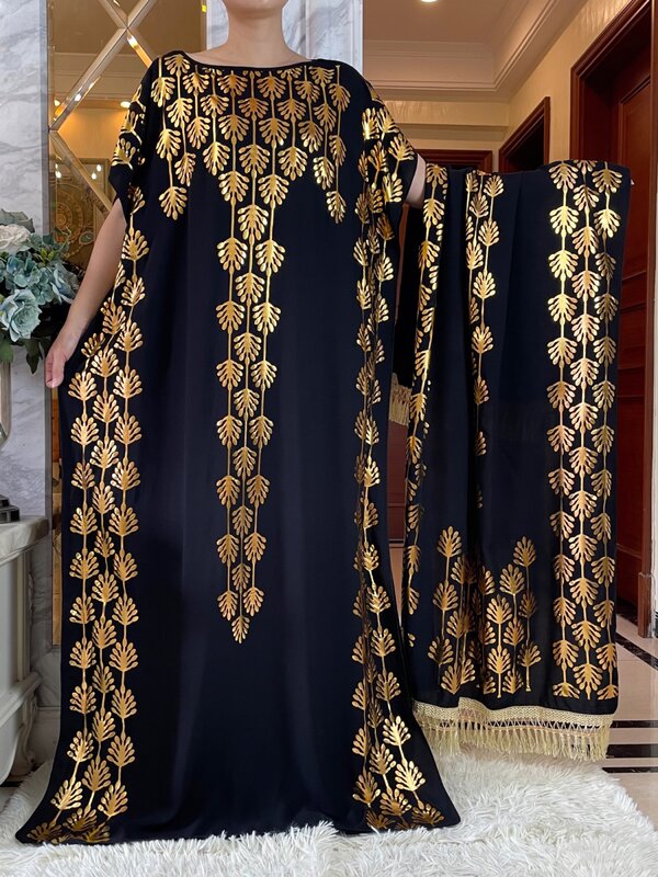 Dubai New Abaya für Frauen Sommer Kurzarm Baumwoll kleid Gold Stempel lose Dame Maxi Islam afrikanischen Kleid mit großem Schal