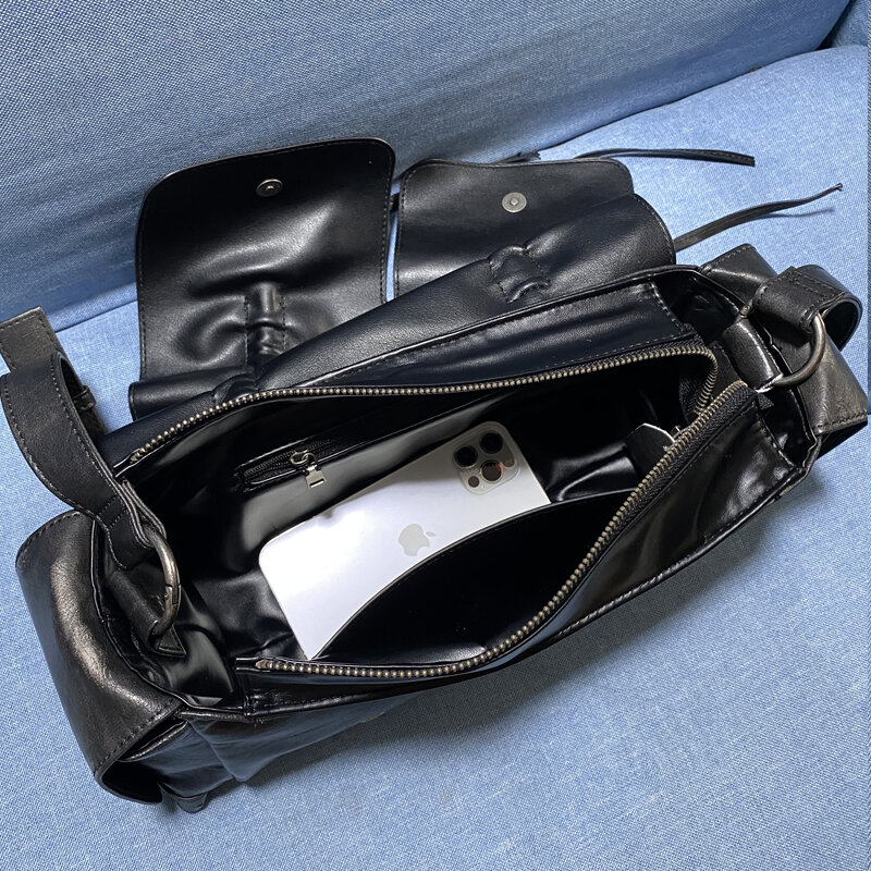 Motociclista sacos para mulheres bolsas de designer de luxo e bolsas 2023 novo em angustiado couro do plutônio rebite arco decoração axilas bolsa ombro alta qualidade Frete grátis Envio rápido chega