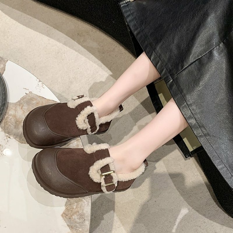 Zapatos planos de cabeza redonda para mujer, zapatillas cortas de felpa en el interior, cálidos, informales, sencillos, estilo inglés, invierno, 2024