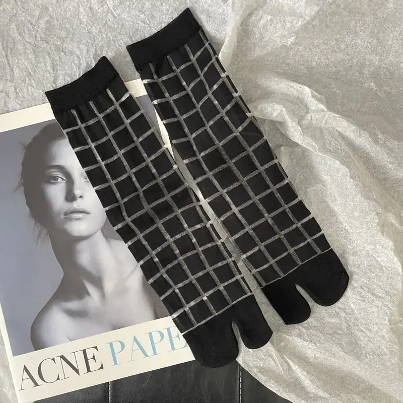 Chaussettes d'été ultra-fines transparentes pour femmes, à deux doigts, blanc, noir, cristal, injCool, jolie fleur, amissié
