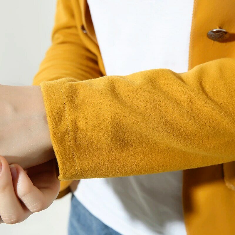 Nuovo 2023 giacche da donna Blazer manica lunga fibbia a righe giallo Slim piccolo vestito Femme stile caldo cappotto allentato modello rosso Mujer Suit