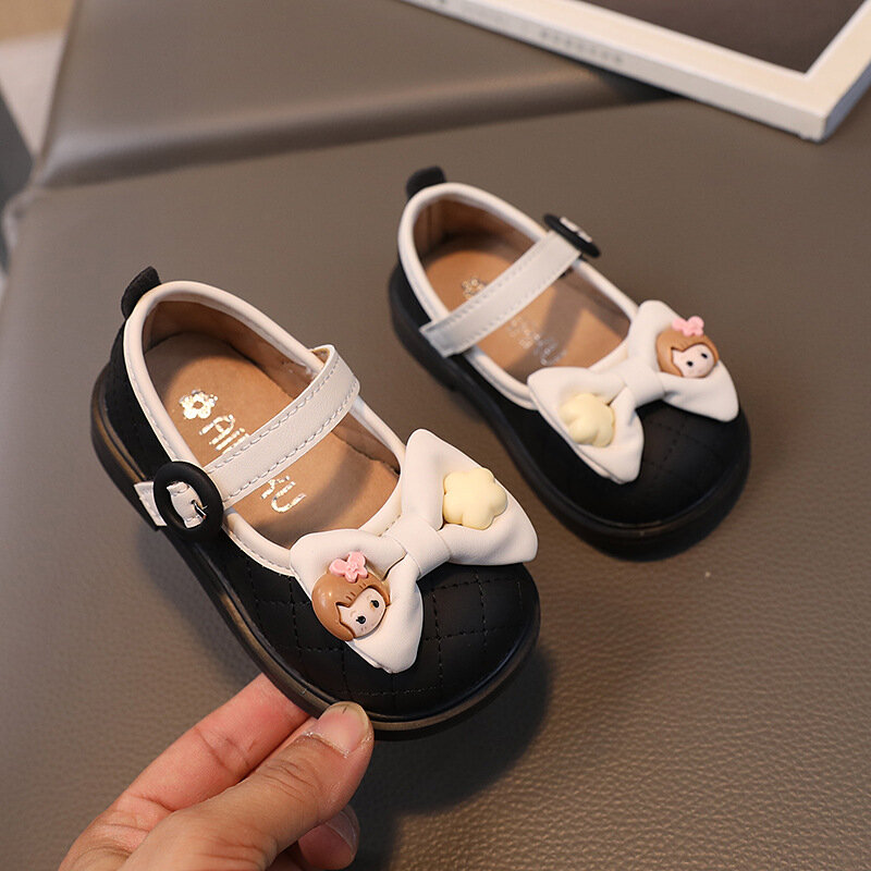 Zapatos de princesa para bebé, zapatillas de cuero con lazo antideslizante, fondo suave, novedad de otoño, 2023