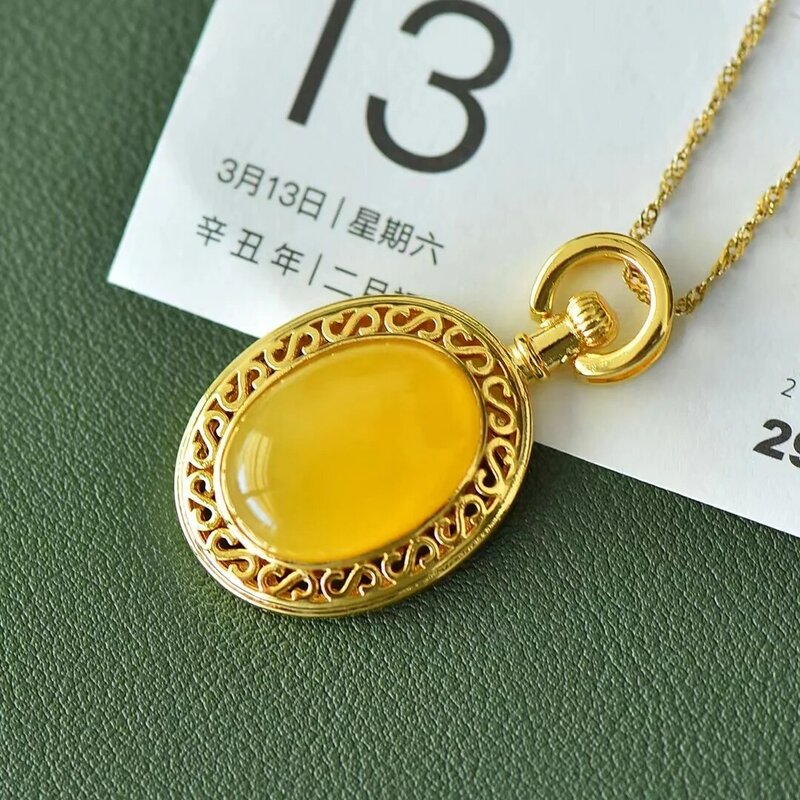 Natural Beeswax Pendant Fine Clavicle Chain Necklace Amber Pendants Retro Womens Charms Mascots Jewellery Fashion Girl Jewelry