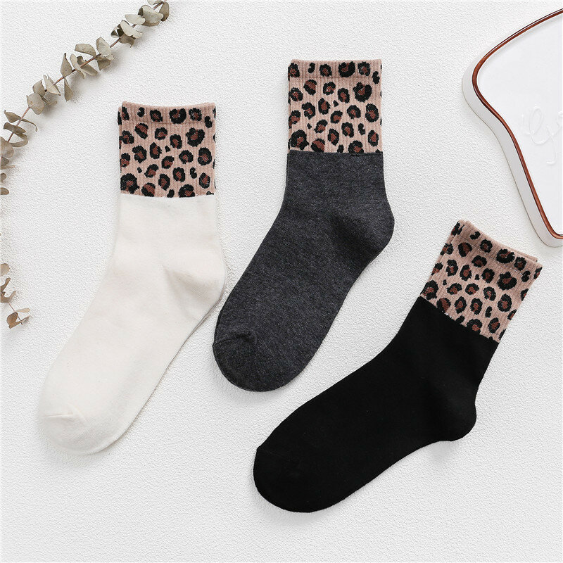 Nuovi calzini con motivo leopardato motivo animale colorato tutto in cotone antiscivolo calzini in cotone a tubo medio che assorbono il sudore calzini da donna