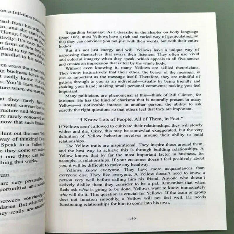 Circondato da pazzi i quattro tipi di comportamento umano di Thomas Erikson English Book Bestseller Novel