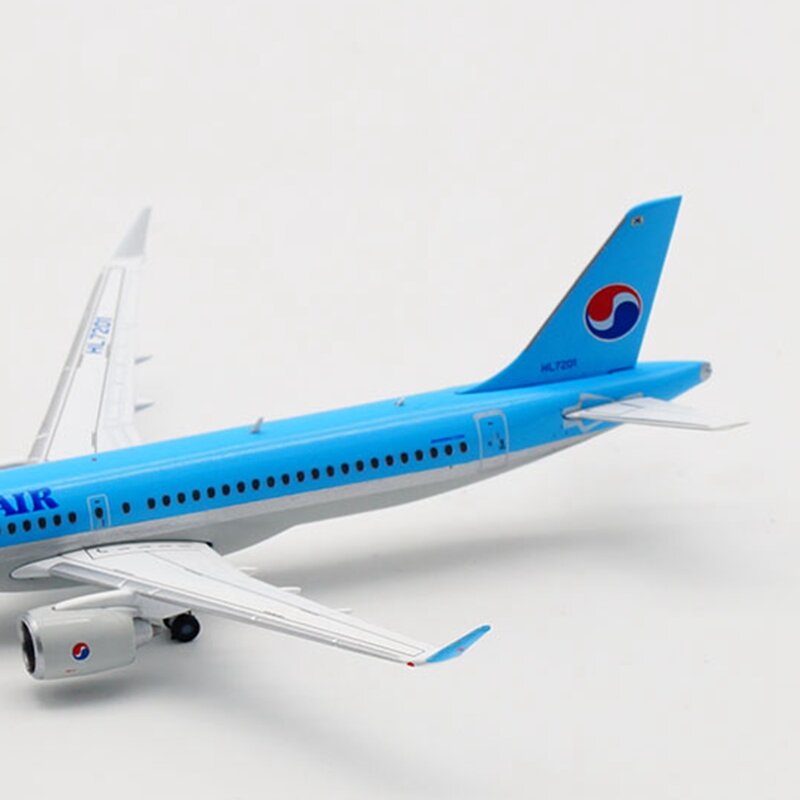 Korean Air CS300 Avión de aviación Civil, modelo de aleación y plástico a escala 1:400, juguete fundido a presión, colección de regalos, exhibición de simulación