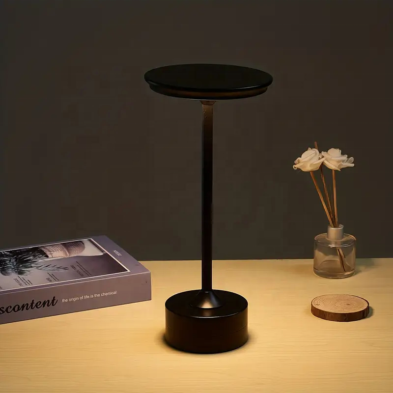 Moderno LED Touch Table Lamp para sala de estar, mesa barra de luz, USB, Material metálico, design simples