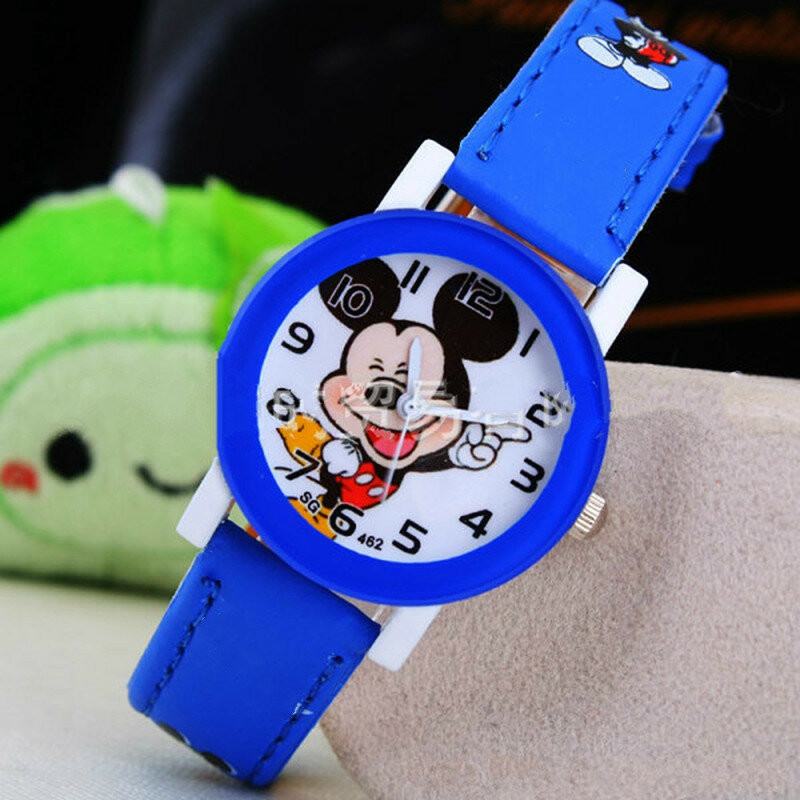 男の子と女の子のためのミッキーとミニーマウスの漫画時計,ファッショナブルなレザークォーツ時計,2023