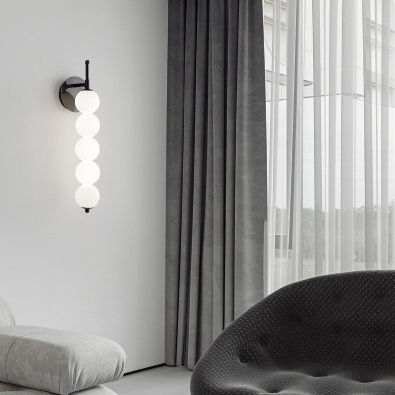 Lampka nocna naścienna oświetlenie do sypialni luksus styl skandynawski całkowicie miedziane nowoczesne minimalistyczne lampy kinespole w tle korytarza