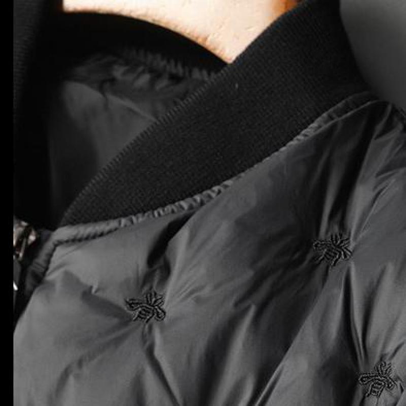 Куртка мужская короткая зимняя, роскошный пуховик с воротником-стойкой, на молнии, с вышивкой пчелы, приталенный силуэт, утепленный пуховик