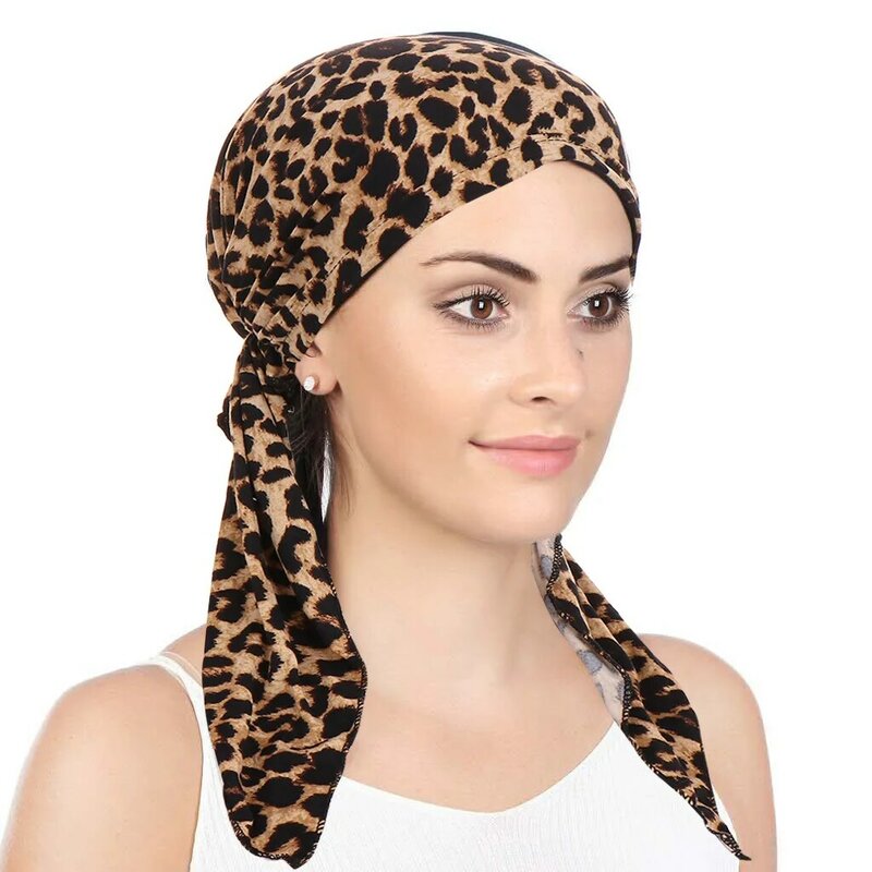 Cappello elasticizzato in tessuto di moda islamico cappello a turbante avvolgente con teschio a tesa cappello a turbante da donna musulmano cappello Casual per la perdita dei capelli
