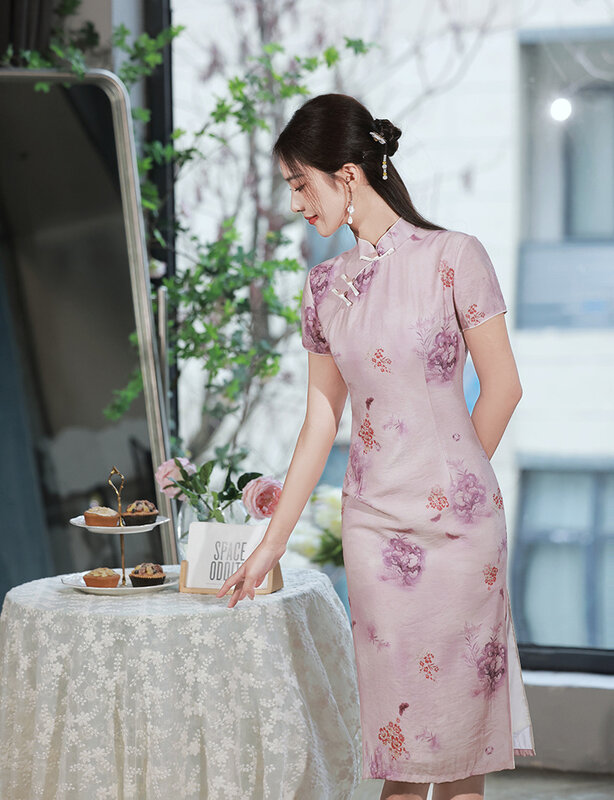 النمط الصيني الصيف النساء أزياء رسمية قصيرة الأكمام تشيباو الطرف أنيقة الكتان الأزهار طباعة شيونغسام