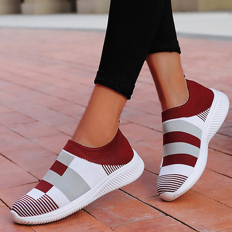 Casual Shoes Sneakers For Women 2024 New Fashion Flat Soft Sneakers Women Slip On Plus Size Women Shoes Ladies Vulcanize Shoes