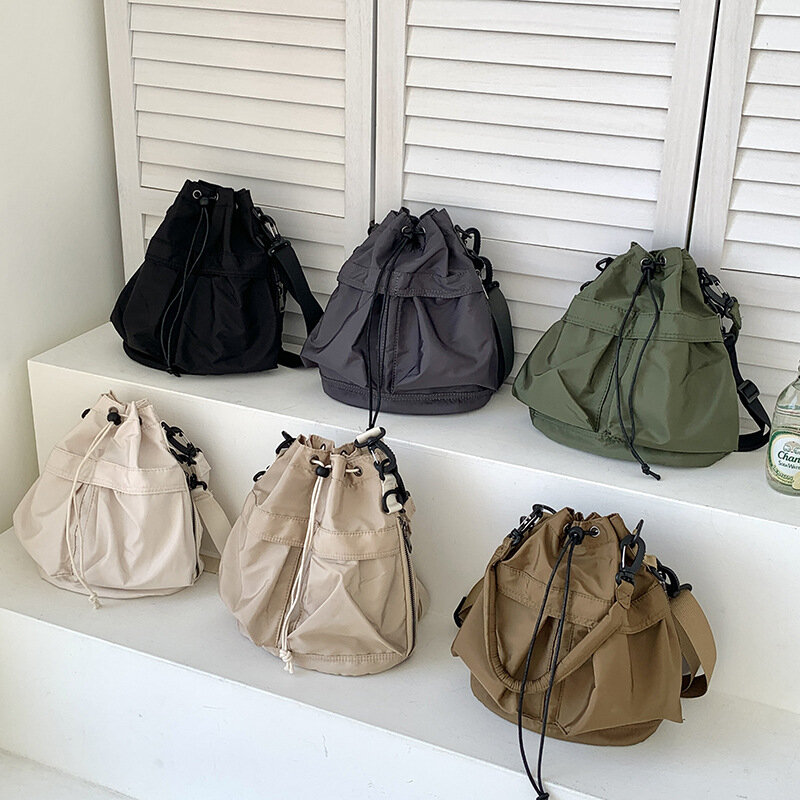 Grande Capacidade Bucket Bag, Nylon Underarm Bag, Premium Bolsa coreana, Commuter Um Ombro Crossbody Bag, Cordão, Lazer