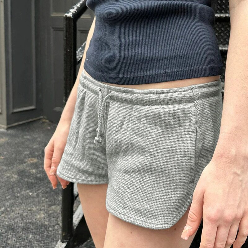 Damskie Y2K estetyczne niskie spodenki dresowe letnie urocze szerokie nogawki z niskim stanem Mini szorty prosta, na co dzień wygodne szorty ze sznurkiem