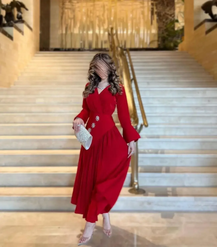Mulheres Cristais Decote em V Vestidos de noite frisados, comprimento do tornozelo, vestidos de festa plissados, mangas compridas, Arábia Saudita Vestidos Formais, Vermelho