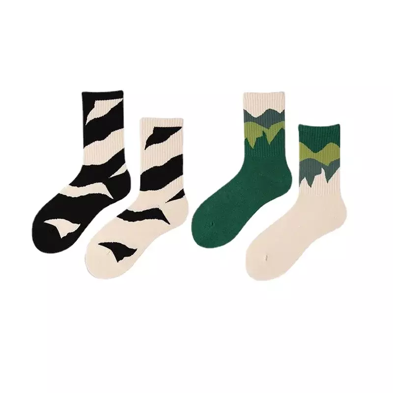 2023 Mode Socken Hip Hop Skateboard gestreifte Mittel rohr Socken einfarbig atmungsaktive Baumwoll socke Frauen Mann Socken