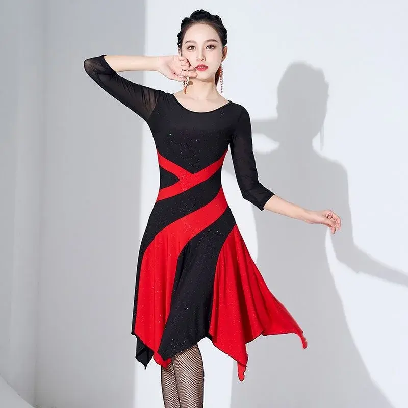 Robe de danse latine irrégulière pour femme, costume adulte, jupe de pratique féminine, coutures à rayures Régions ba, manches carrées Jitba, noir et rouge, nouveau style