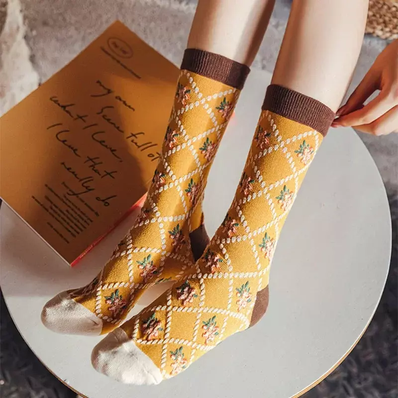 Combed cotton asymmetric AB retro jacquard literary girl's socks Embossed jacquard Lolita girl casual socks