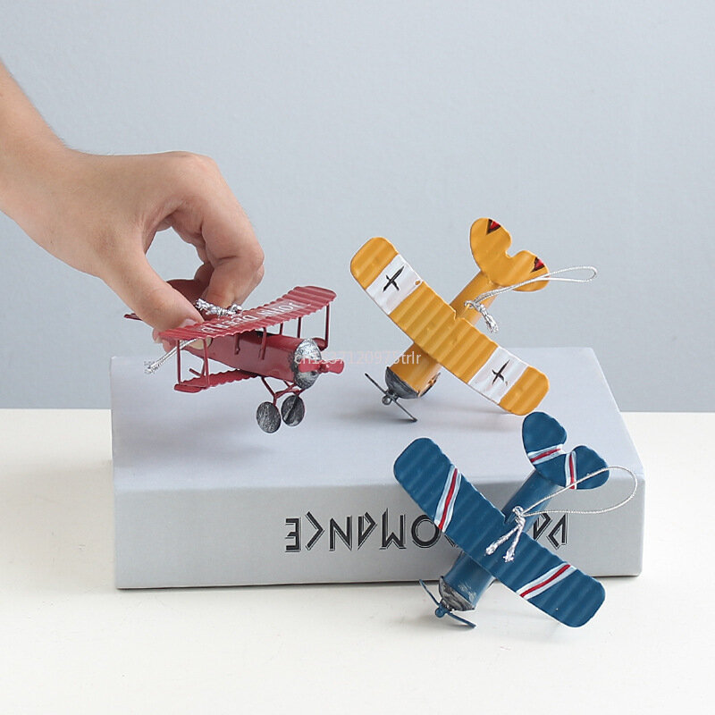 Винтажная железная декоративная модель маленького самолета, креативное украшение автомобиля, декоративные фигурки, украшение салона автомобиля