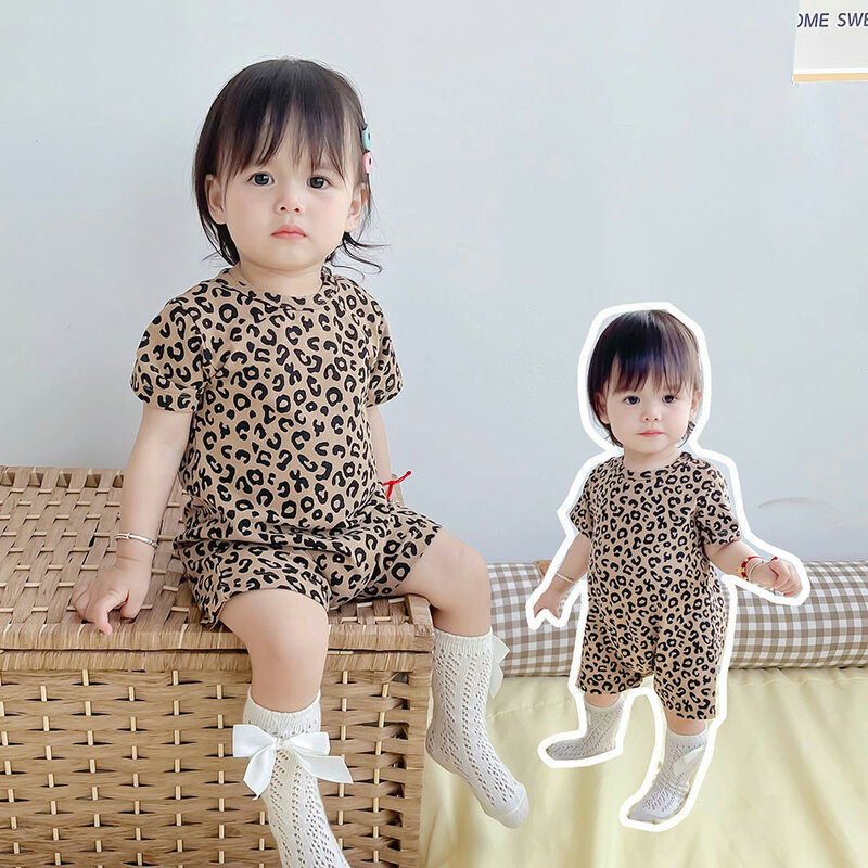 Abbigliamento per bambini girocollo a maniche corte con stampa leopardata per l'estate vestiti striscianti per bambina carini e alla moda