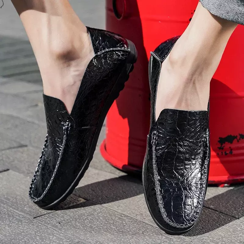 Scarpe da uomo in vendita 2023 scarpe Casual in pelle Slip on di alta qualità primavera e autunno Solid Concise mocassini da lavoro con tacco basso