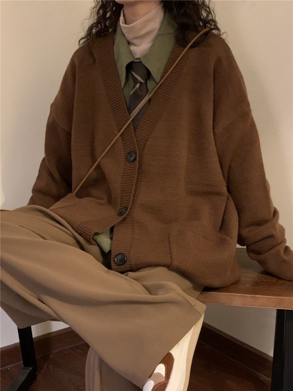 Sweater Rajutan Besar Longgar Kerah V Single Breasted Warna Solid Sweater Rajut Kardigan Retro Jaket Angin Malas untuk Pria dan Wanita